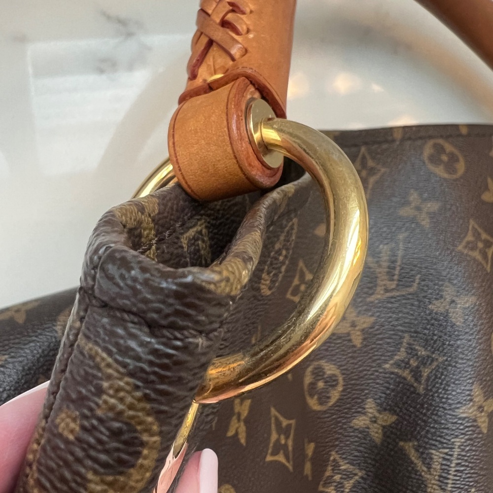 Louis Vuitton Brown Monogram Shoulder Bag - Picture 4 of 16